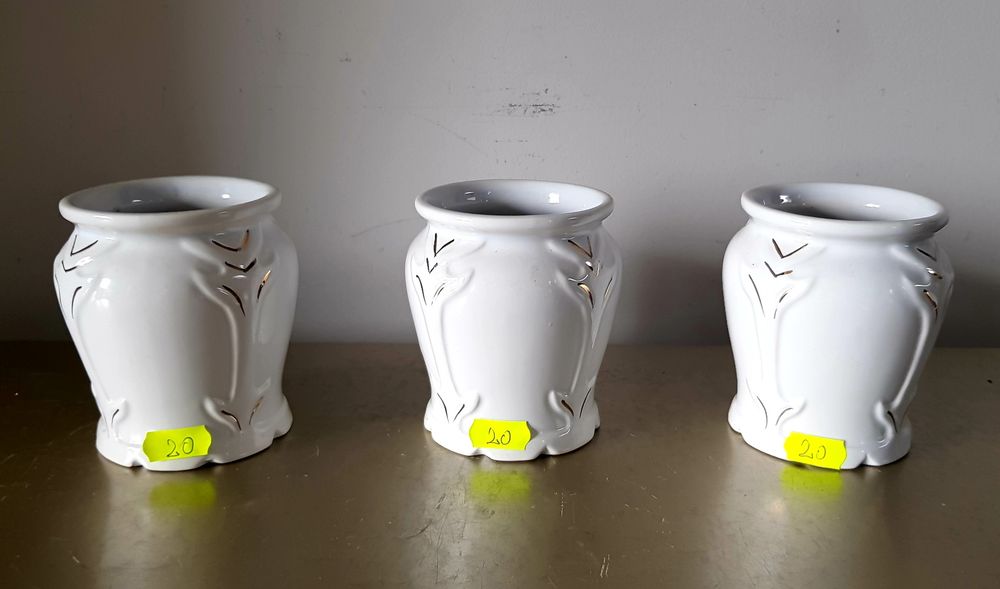 Obiecte decorative vechi din porțelan