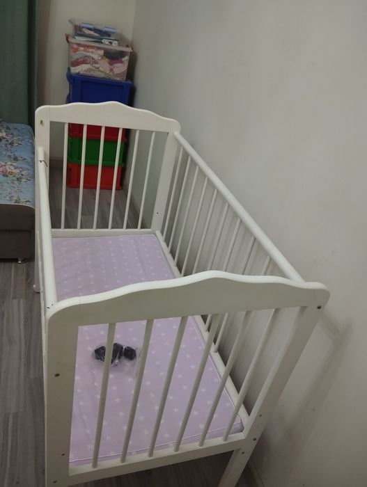 Отдам бесплатно детскую манежку