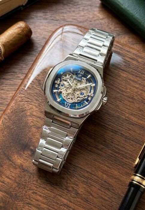 Стильные мужские часы