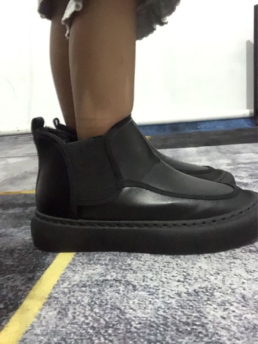 Срочно продам ботинку