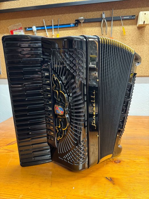 Acordeon Serenelli cu 2 scaune în cassotto, muzica veche Antonelli pentru sistem Midi