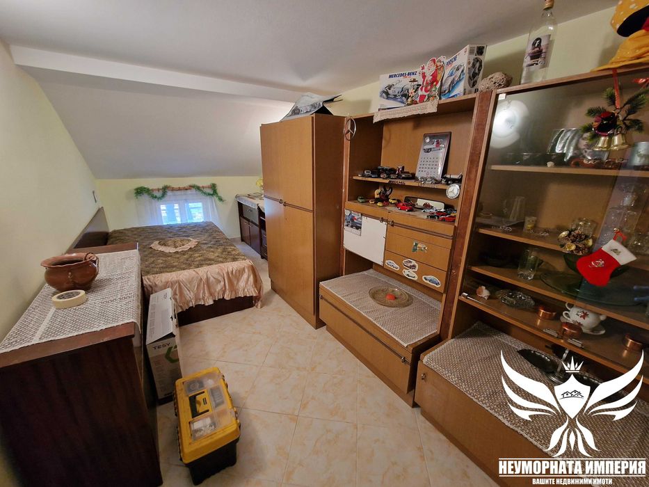 Продавам етаж с постройки 156кв,двор 355кв в с.Бачково, общ.Асеновград