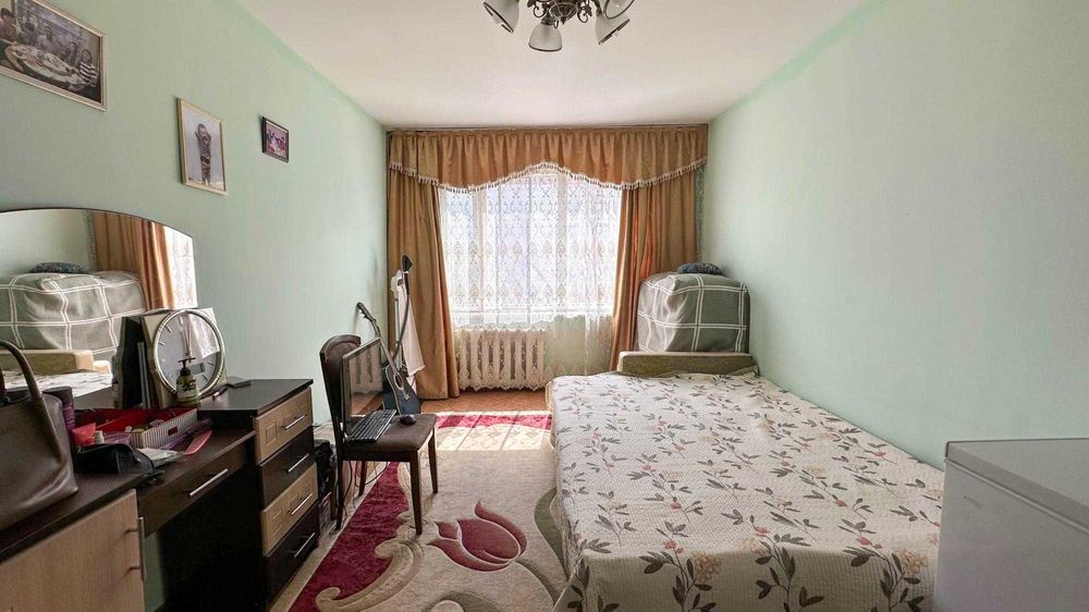 Продам 3 ком в центре Айым