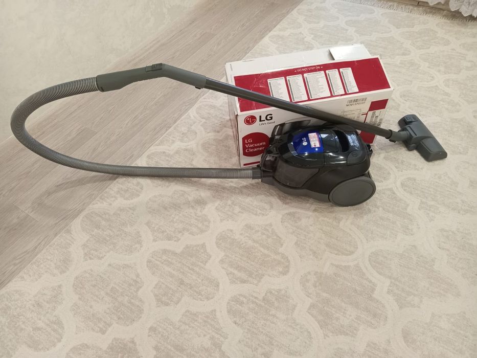 Пылесос LG синий