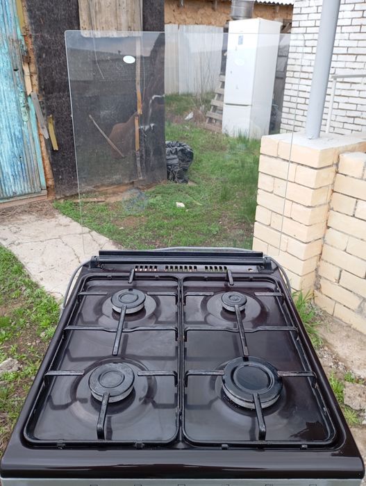 Продам газовую плиту 30 тысяч