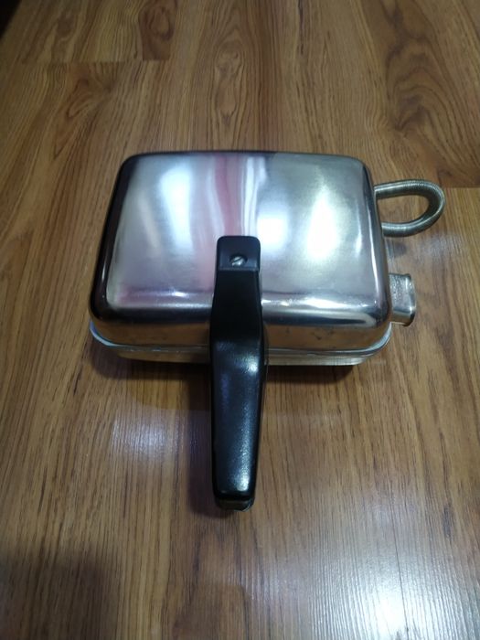 Вафельница для выпечки