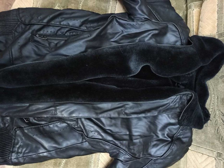 Продам зимнюю куртку