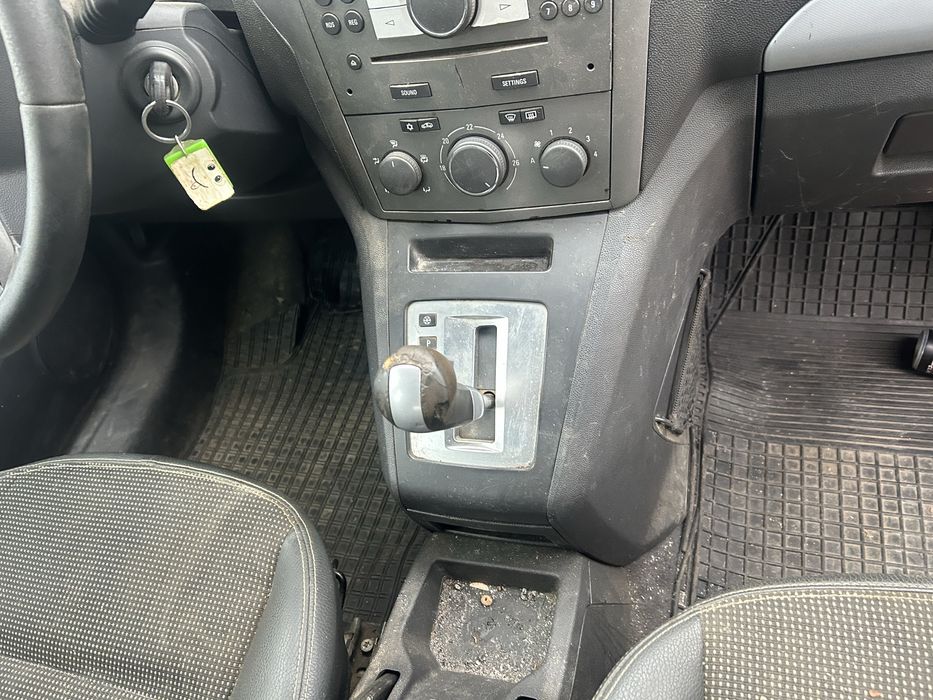 Opel zafira 1,9 за части