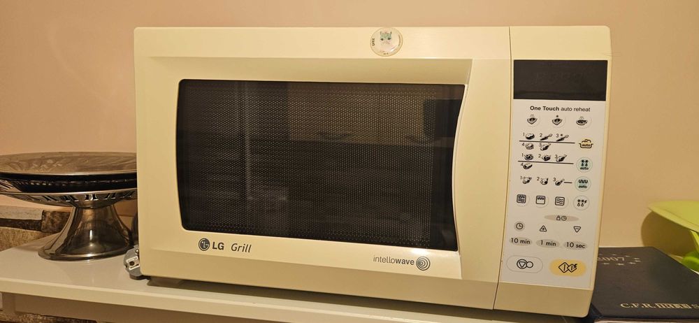 Cuptor microunde LG