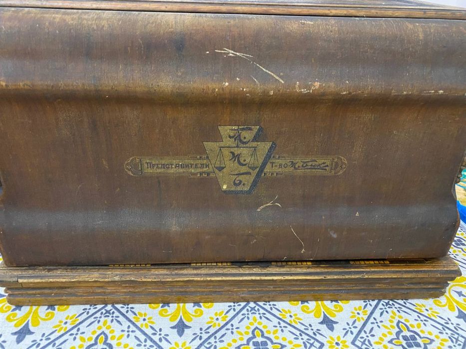 Продается швейная машинка Singer, ручной привод, винтаж