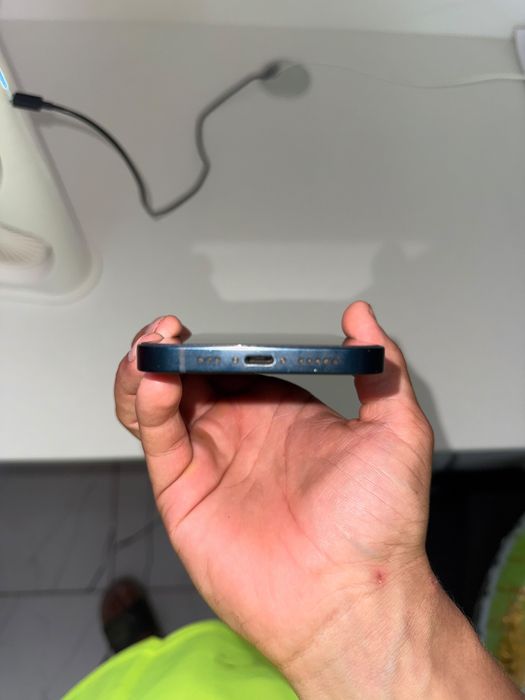 Продам Apple IPhone 13 128gb