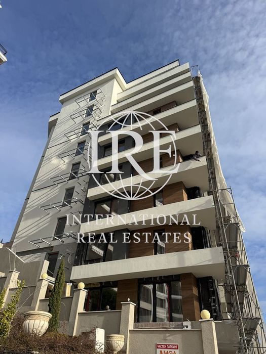 Продава се Тристаен апартамент в Варна, Чайка - 110 кв.м за 1391 €/кв.м - Снимка #1