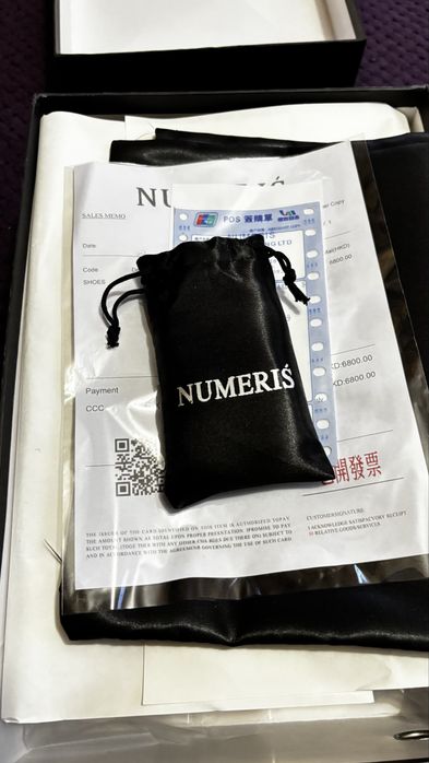 Продам новые кроссовки