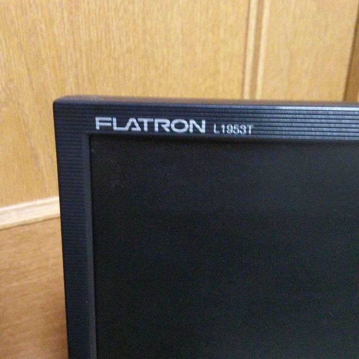 Monitor LED FLATRON L1935T