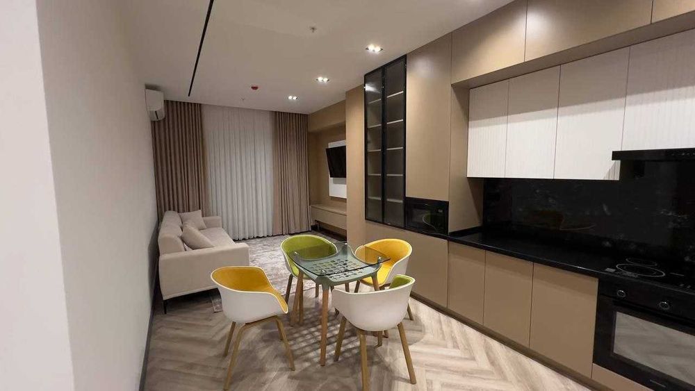 Срочно!! сдается 2 комн-Квартира с ремонтом,Рядом метро/магазины!