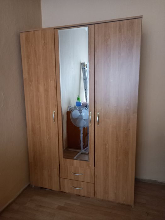 Sifonier în 3 uși