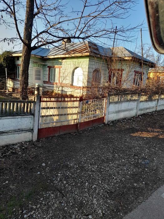 Casă de vânzare la țară