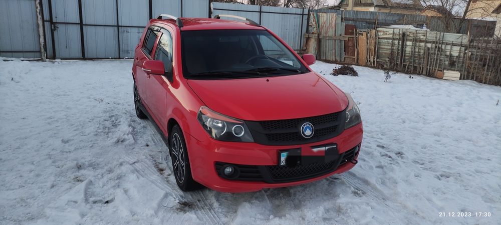 Продам машину  Gelly MK Cross