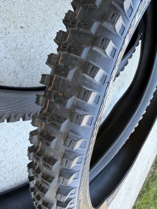 Външни гуми Schwalbe Magic Mary и  Big Betty