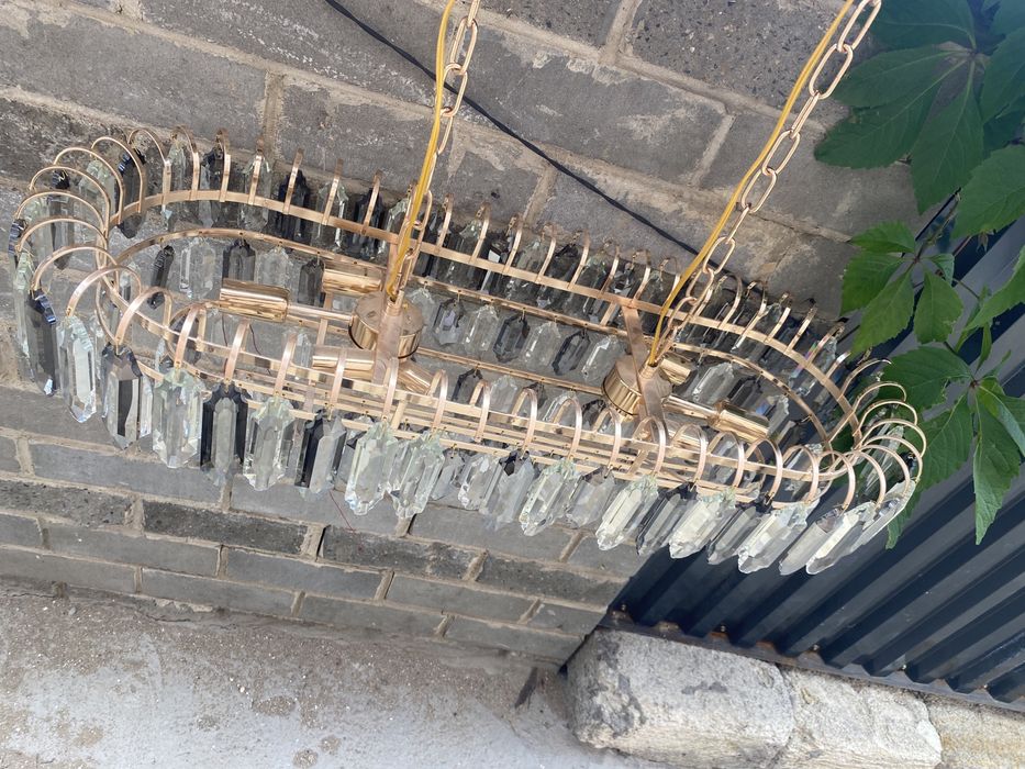 Продам новую красивую люстру