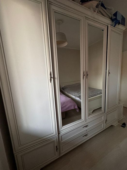 Спальный гарнитур