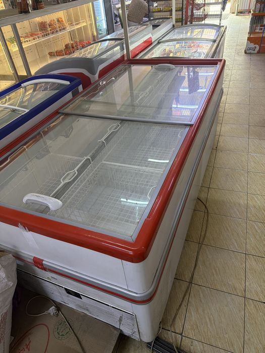 Продается холодильник для магазина