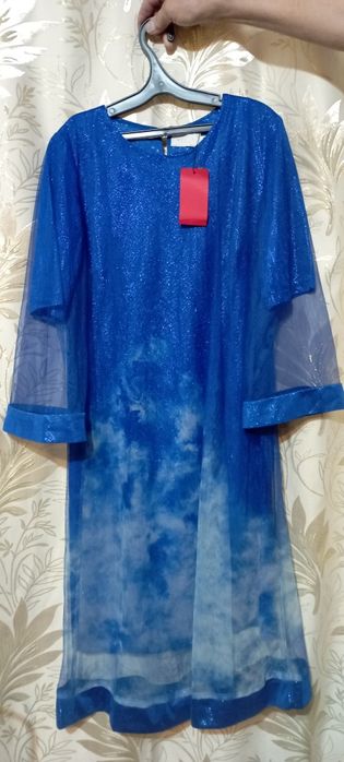 Продам женские платья