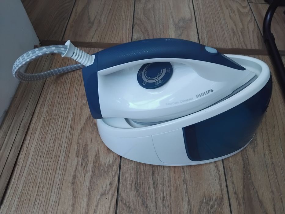 Statie calcat- Philips FastCare Compact, 2400 W, Talpa Ceramica