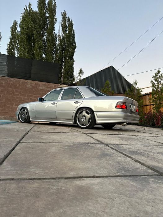 Бампер на мерседес w124 стиль amg gen2