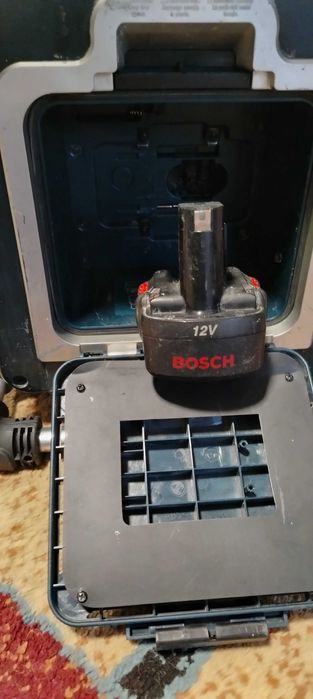 Radio șantier cu încărcare acumulatori Bosch