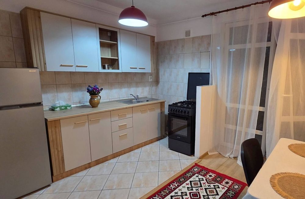 Închiriez acasă, pentru tine!