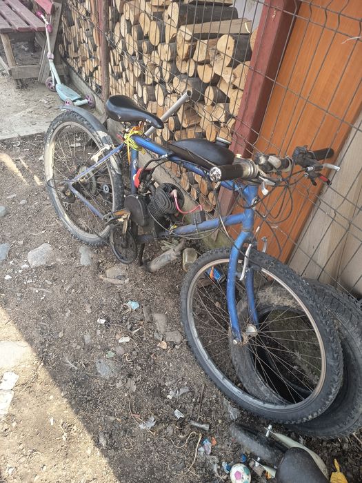 Bicicleta cu motor