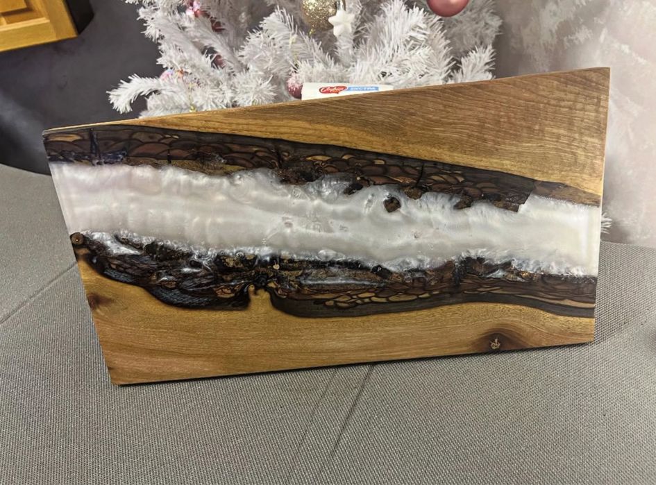 Уникални дъски за рязане и сервиране на мезета от орех и дъб