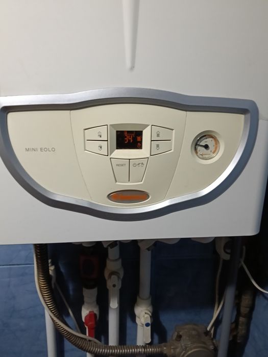 Vând centrala immergas Eolo mini 24