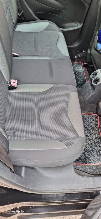 пежо 308 черен металик,3070,00€