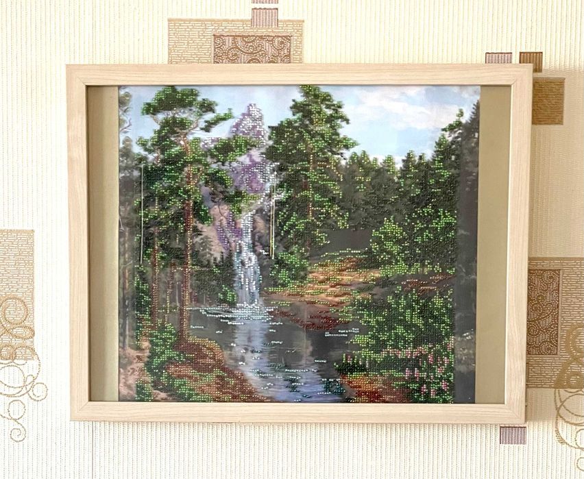 Ушит нов гоблен с чешки мъниста "Планински водопад"