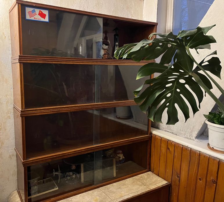 Полочки для книг