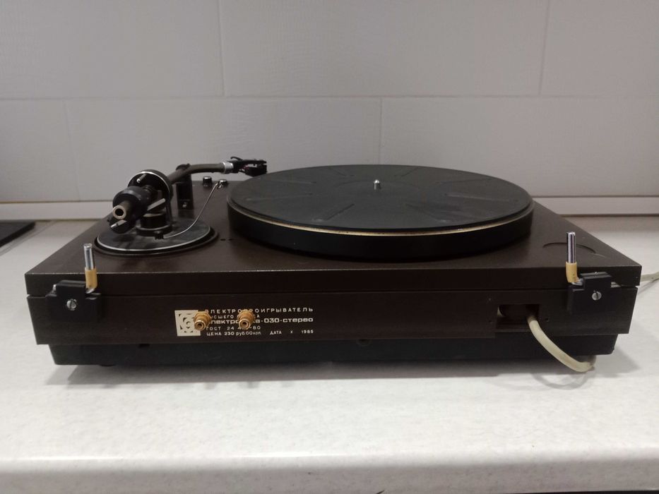 виниловый проигрыватель  ЭЛЕКТРОНИКА-030