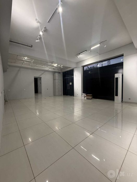 Аренда 1 этажа 180 м², 1 линия, Юнусабад — 2000$
