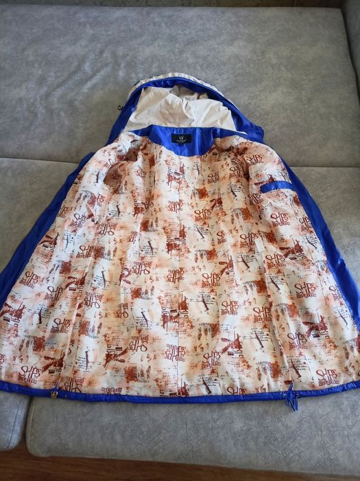 Продам весенние куртки, пальто