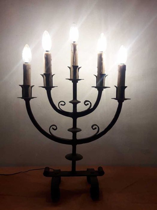 Veioza din fier forjat cu cinci brate