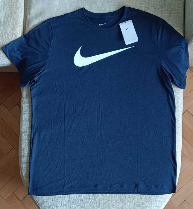 Тениска NIKE DRI - FIT размер XL. Нова.