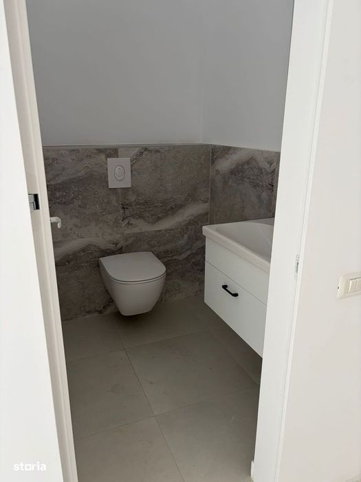 De Vanzare Apartament 4 Camere -Ideal Birouri