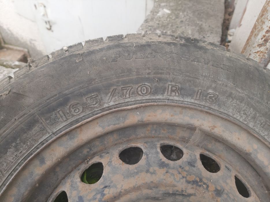 Продавам гуми с джанти и без джанти