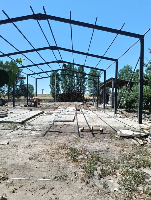 Vand si construiesc o gama larga de hale sau structuri metalice noi ne