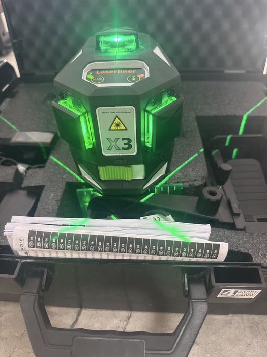 Vind laser profesional LASERLINER X3 nou la cutie