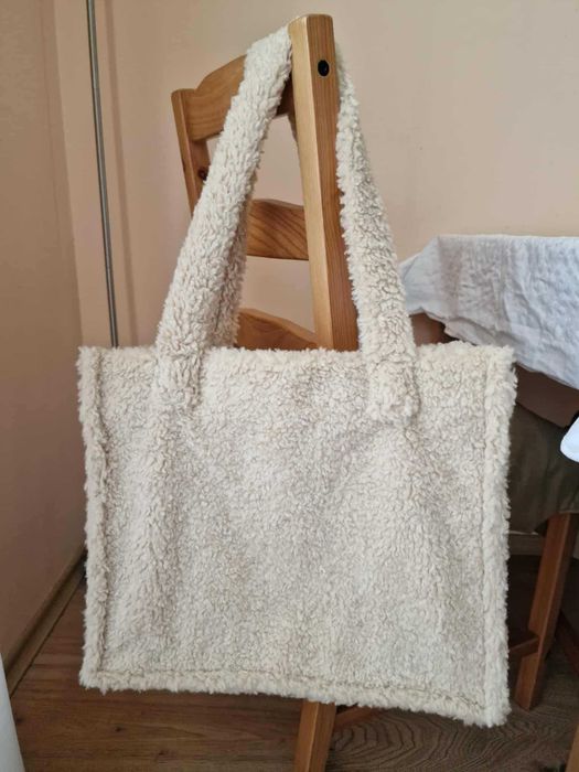 нова чанта с етикет