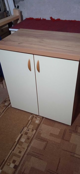 Продавам шкаф с термоплот без забележки 77ш82висок 43дълбок