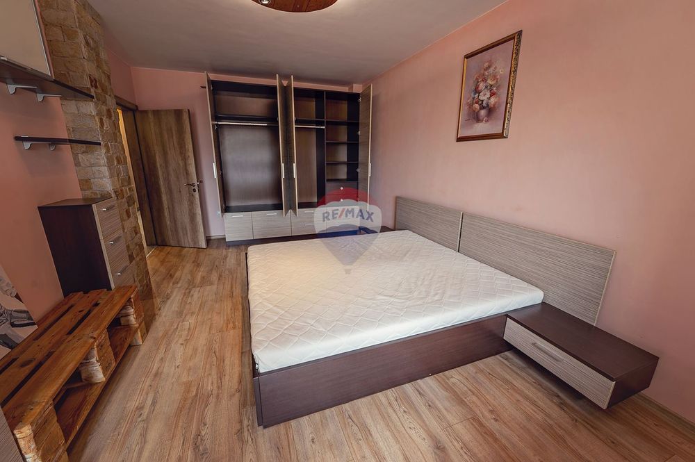 Тристаен апартамент, кв. Левски, гр.Варна Т4592