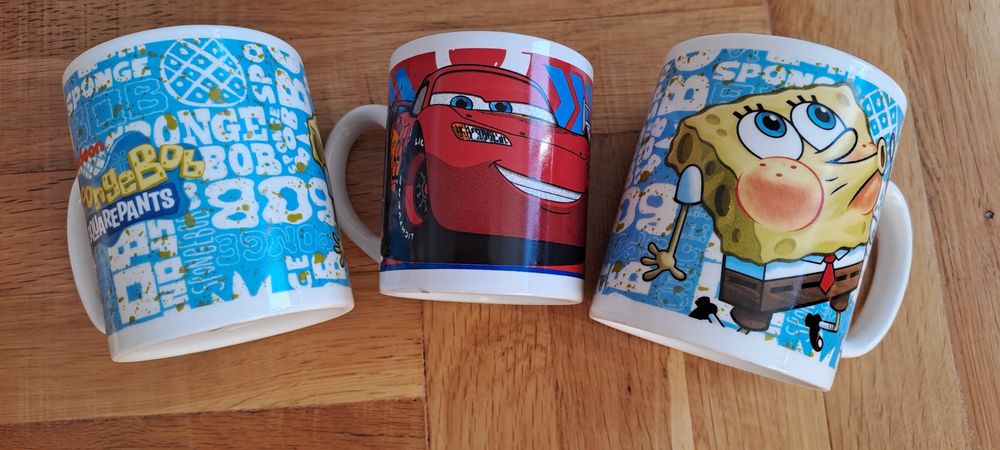 Различни комплекти чаши